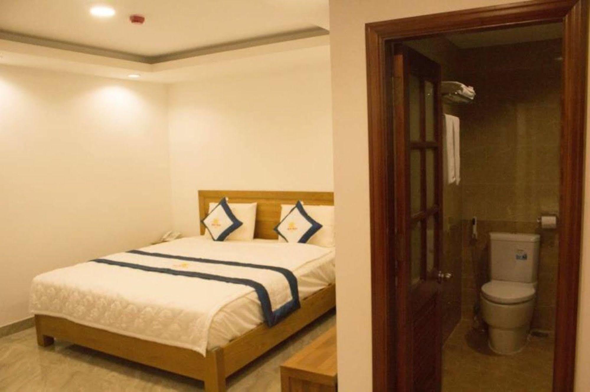 Reddoorz Plus New Sun Hotel Ho Chi Minh City Exterior photo