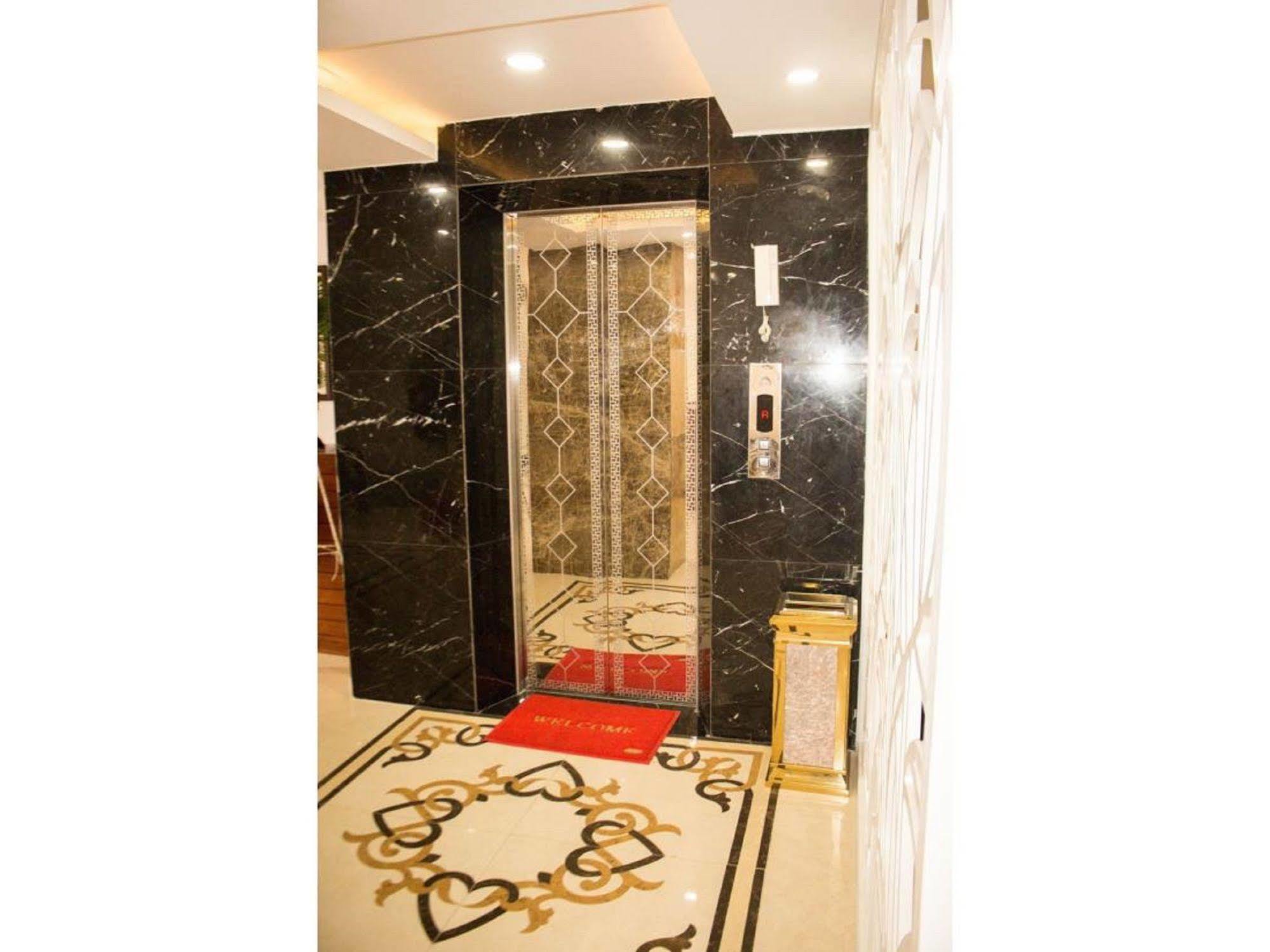 Reddoorz Plus New Sun Hotel Ho Chi Minh City Exterior photo